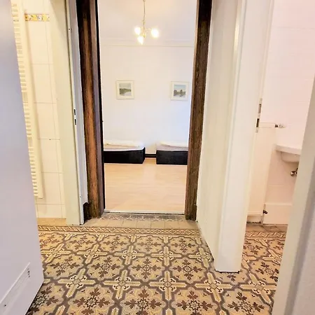 Apartment Central Located *