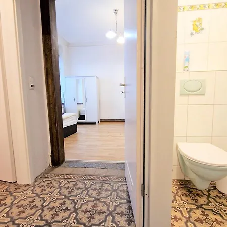 Apartment Central Located *