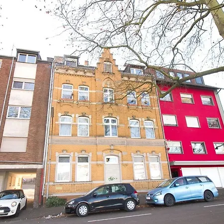 Apartment Central Located